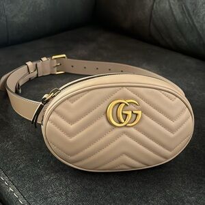 Gucci GG Leather Women's belt Bag